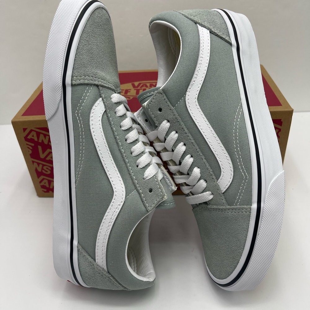 Vans WMNS Old Skool
Color Theory Pure Grey
VNO00CR5EPO Sneakers - Picture 10 of 16
